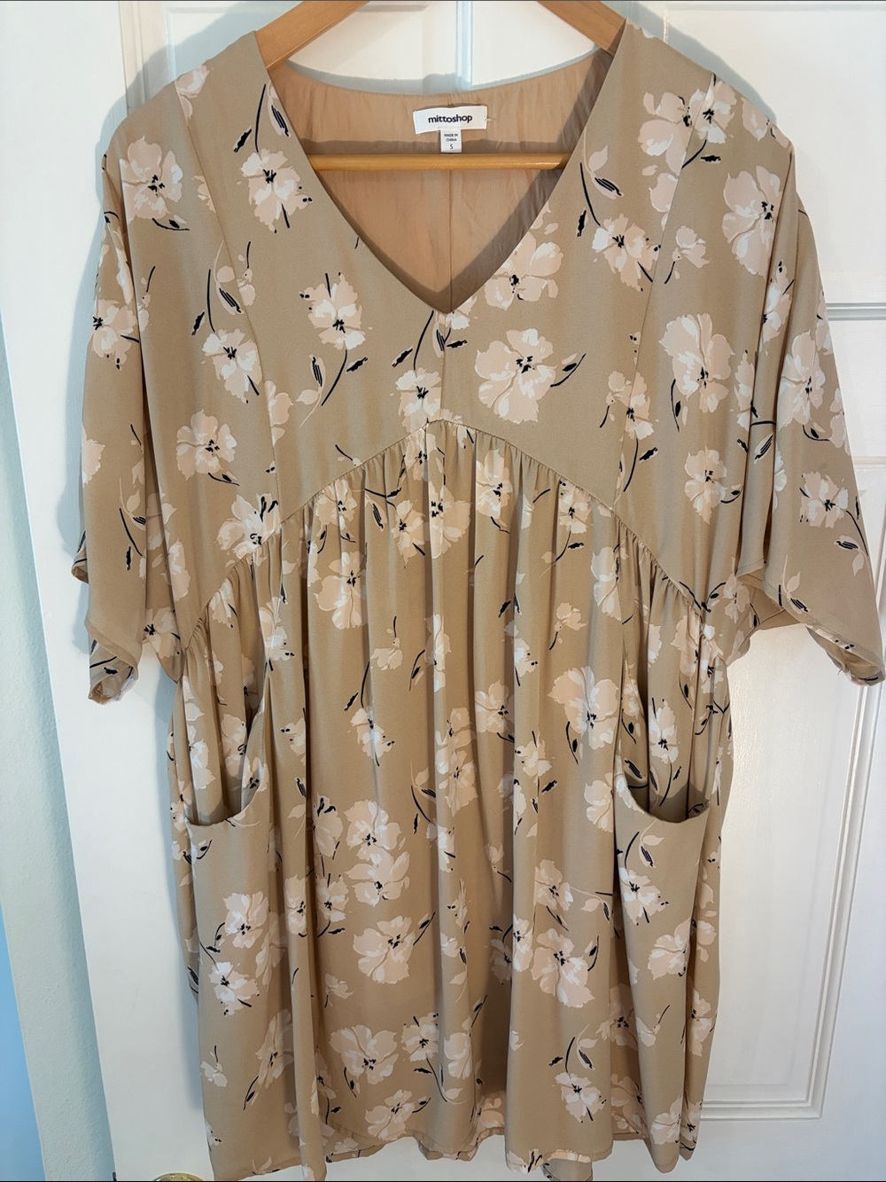 mittoshop Beige Floral V-Neck Tunic Dress w/ Pockets